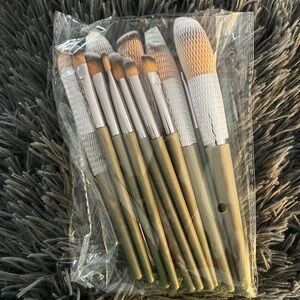 🌈☘️❣️GIVVY❣️☘️🌈 14 Piece Makeup Brush Set
